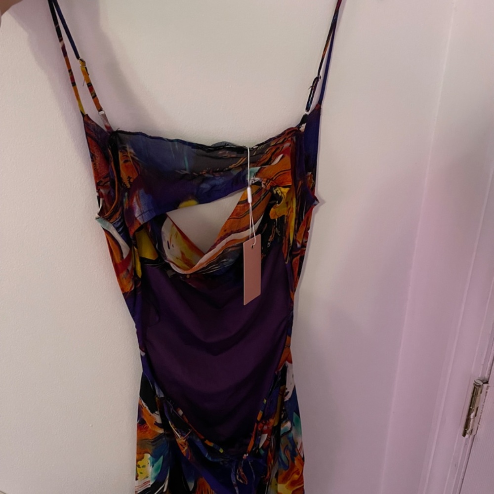 Dress - Picture 4 of 4